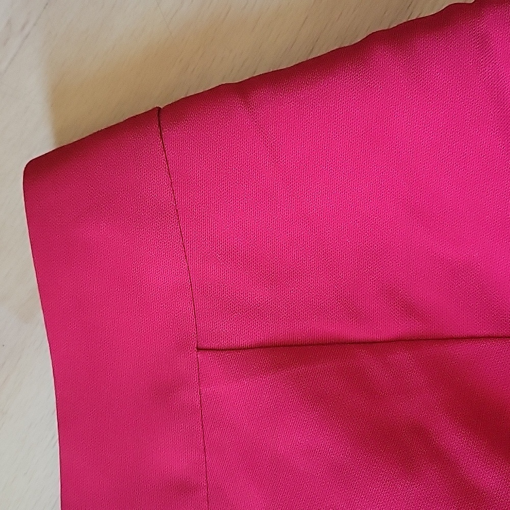 The Limited red skirt,  size m. Excellent condition - Picture 4 of 4